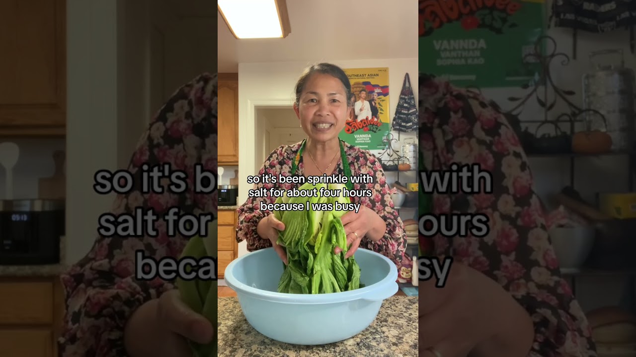 How to make mustard green pickle .
