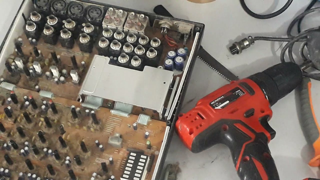 Yamaha MG102C  COM DEFEITO(1)