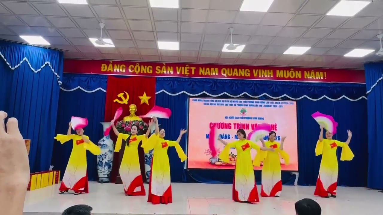 ngày 12 tháng 2, 2026