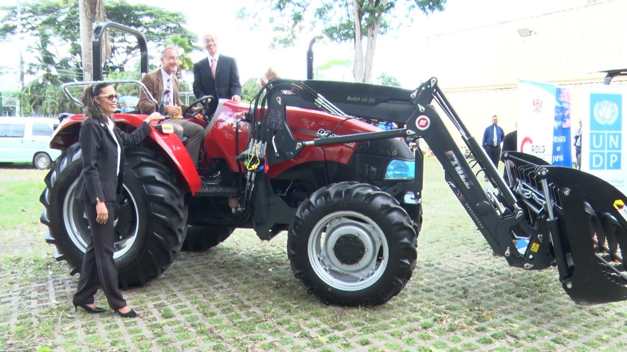 Новая техника прибыла для очистки пляжей T&T от саргассовых водорослей