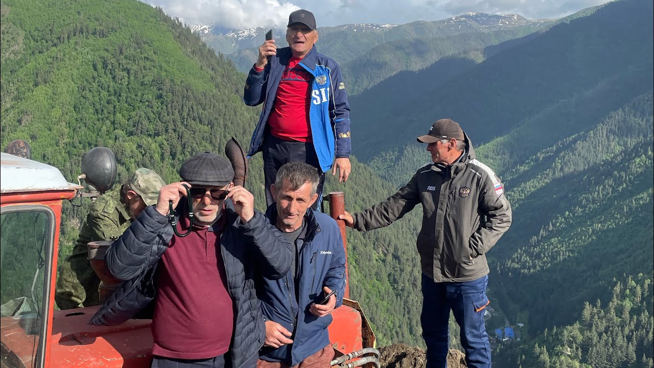 Жители высокогорного села Хебатли своими силами строят автодорогу
