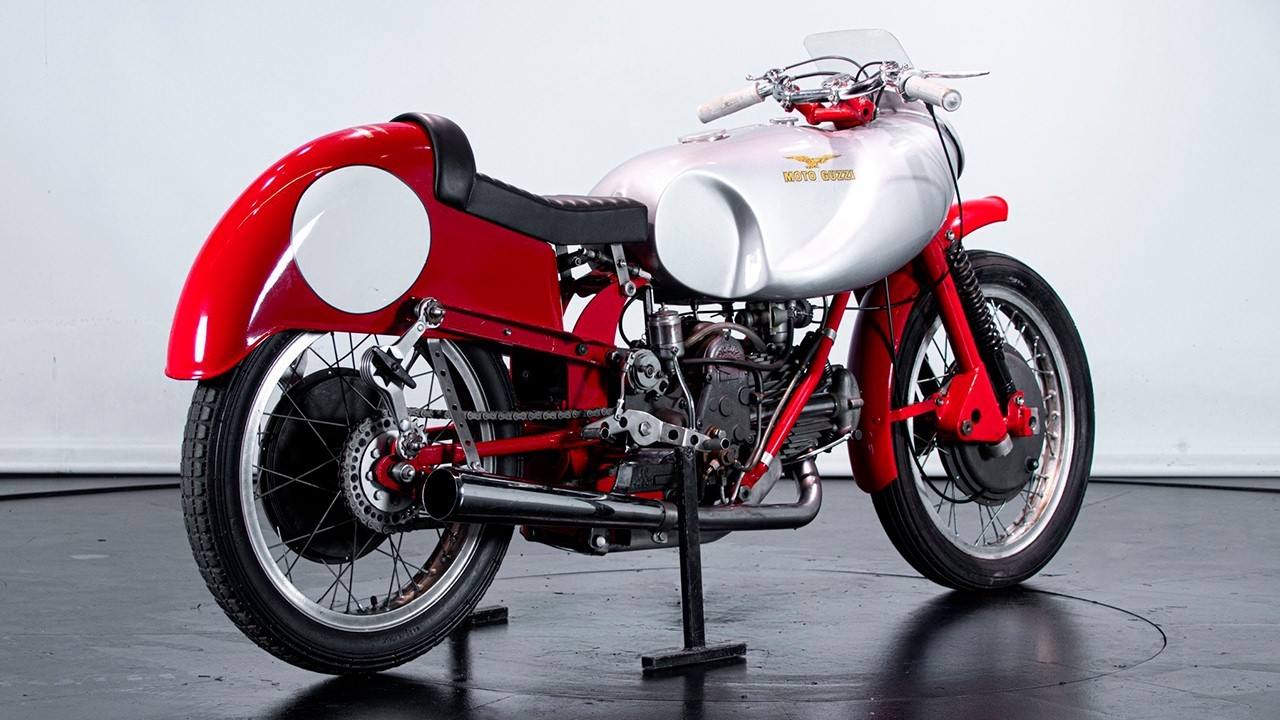 🏁 1949 Moto Guzzi Gambalunga: The Legendary Long-Legged Racer of Post-War Italy