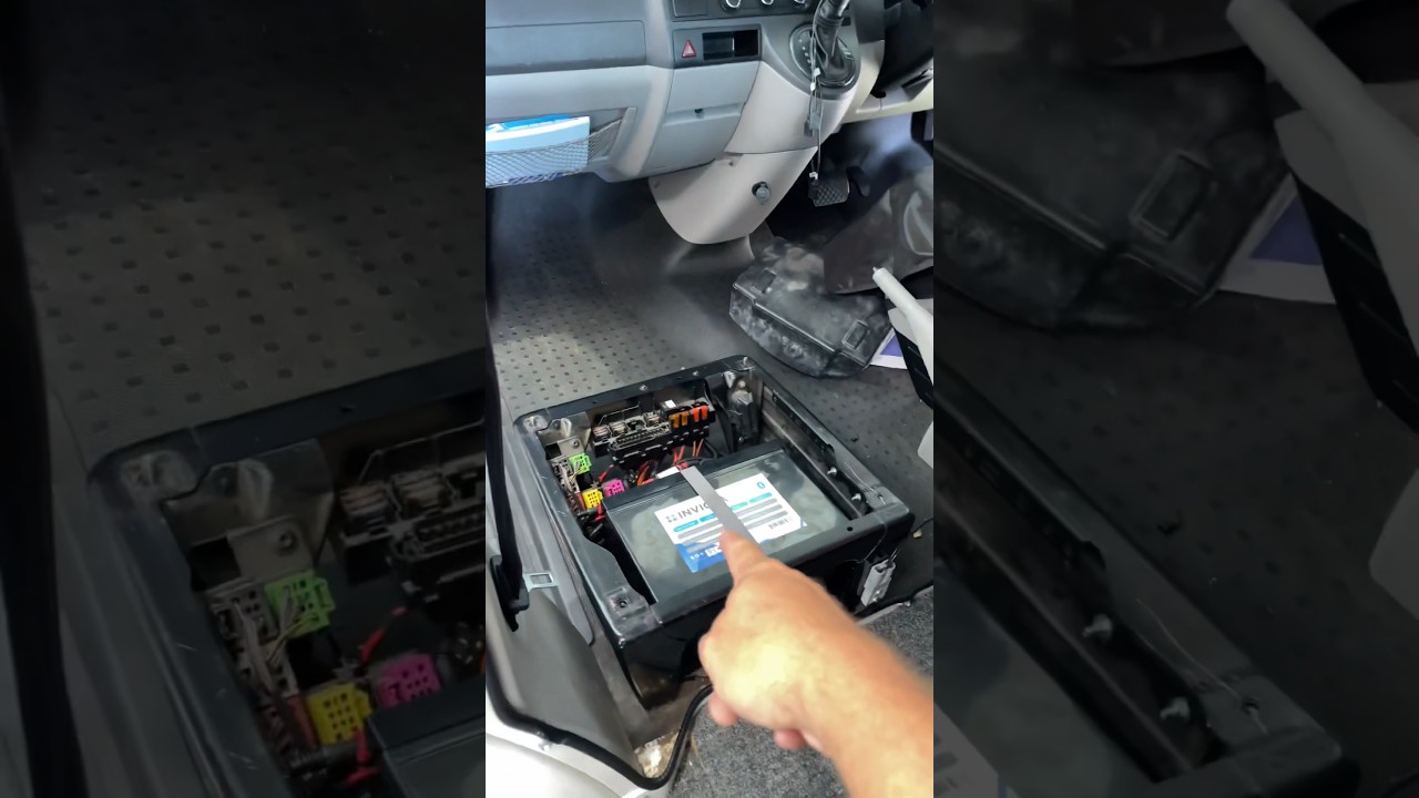 Замена аккумулятора и зарядного устройства для VW Van 🔌🔋#автоэлектрик #vwcamper #12vbattery