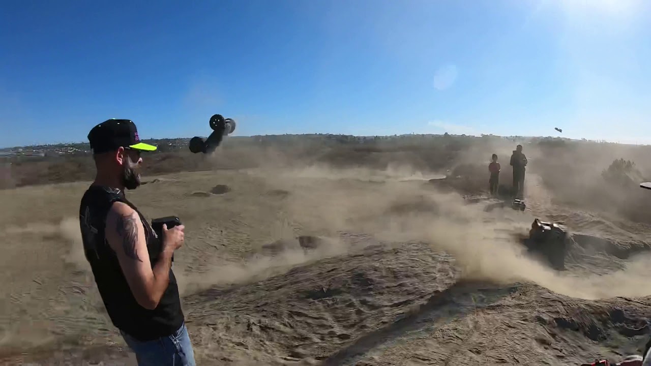Arrma Kraton 8 vs Losi dbxle bash day