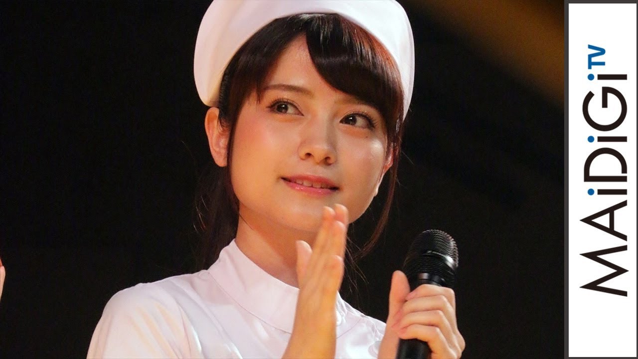 桃月なしこ、人気コスプレーヤーがナース姿で映画イベント登場　ゆるキャラを看護！？　映画「ランペイジ 巨獣大乱闘」公開記念イベント3