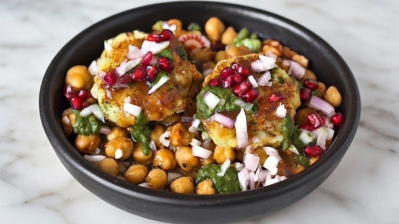 Mumbai Street Aloo Tikki Chaat 😍 People Go Crazy for This! | Mumbai’s Famous Aloo Tikki Chaat