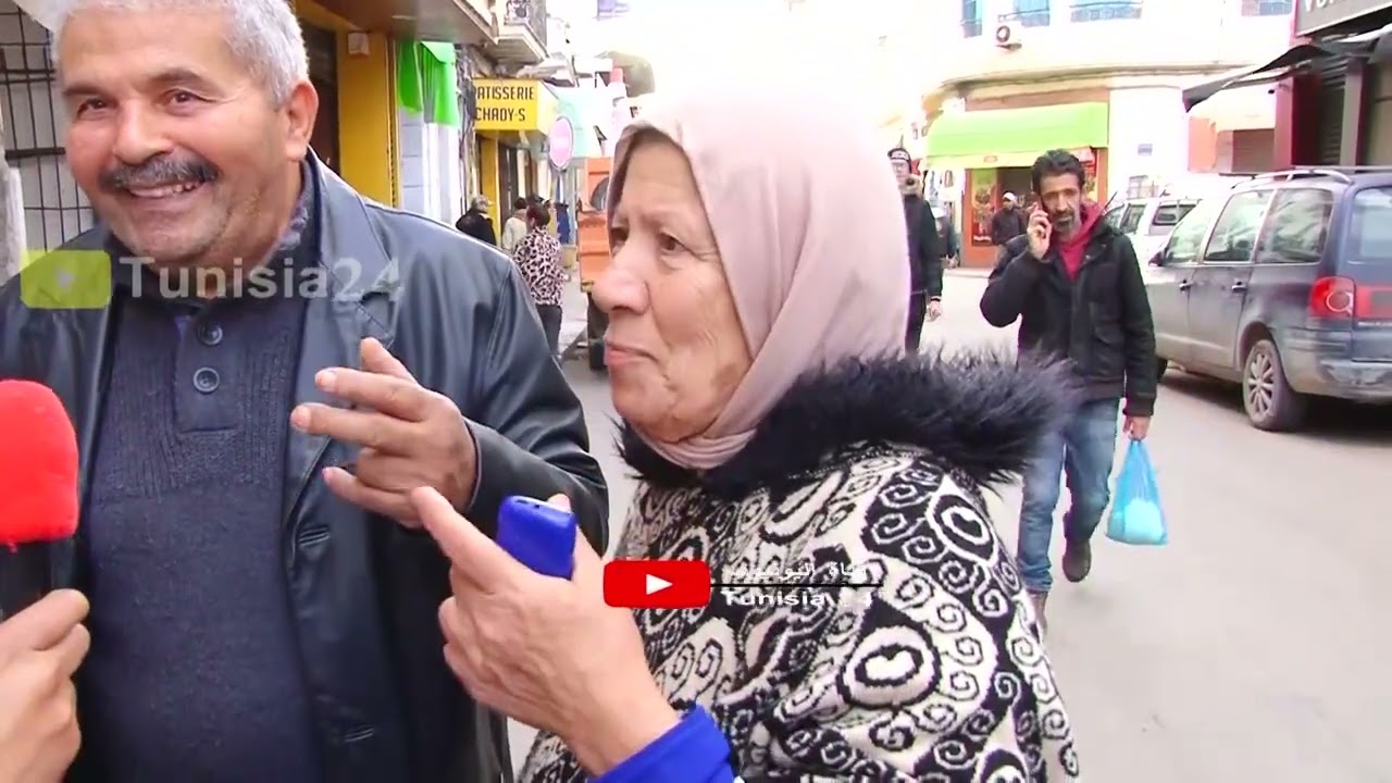كوبل الزمن الجميل..معرسين43عام..العشرة أخذ ورد احترام وقدر وماخذة بالخاطر..والعرك نكسرو بيه الروتين!