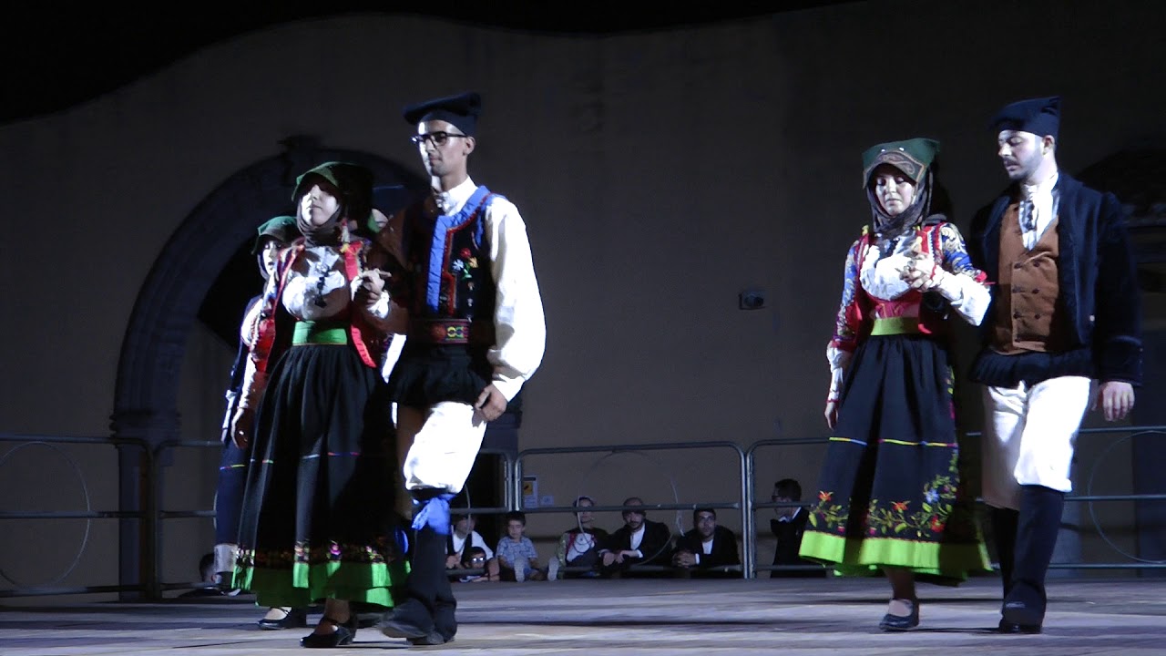 ==Gruppo Folk Pro loco Samugheo==   ==Sa Presentada==