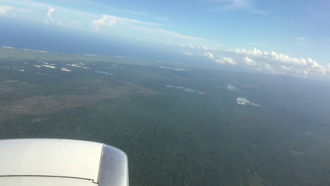 Despegue en completo en Cancún, Magnicharters Boeing 737-300
