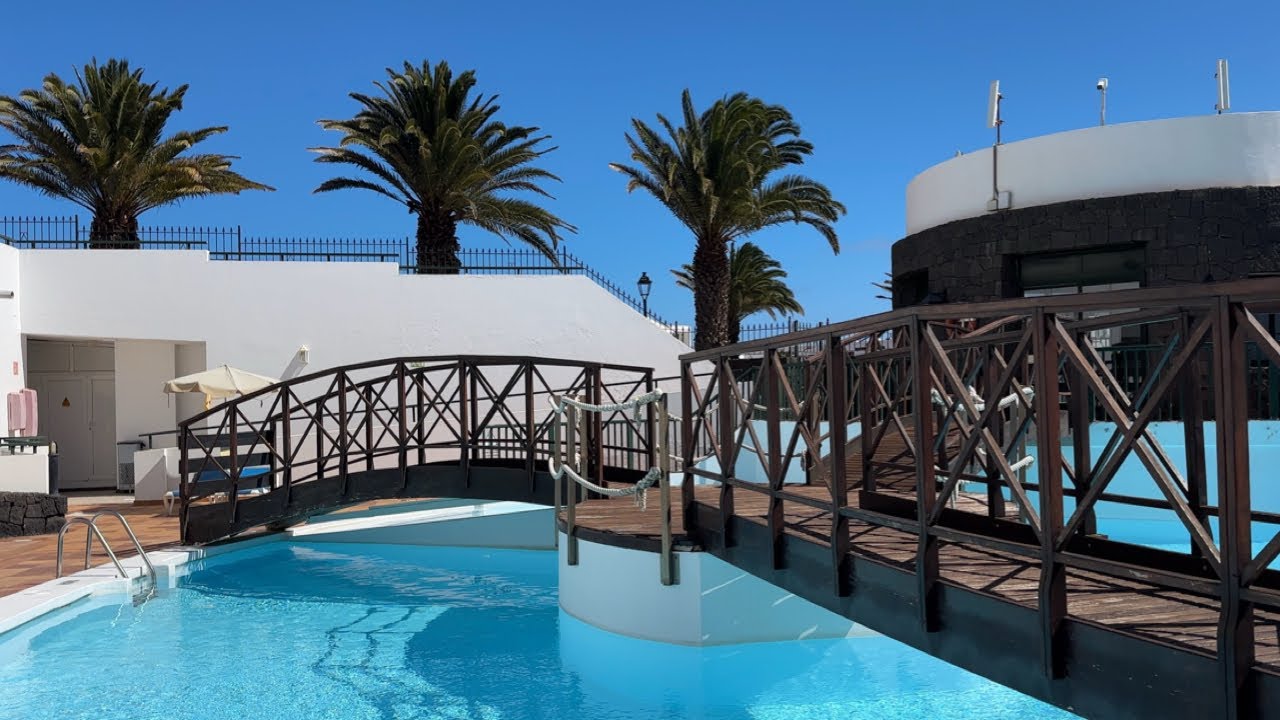 We booked the CHEPEAST Jet2 Holiday! Was it any good? Honest review ⭐️ ⭐️ ✈️ 🍷