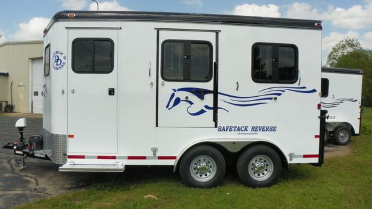 Benefits of a Reverse Slant Load 2 Horse Bumper Pull Trailer