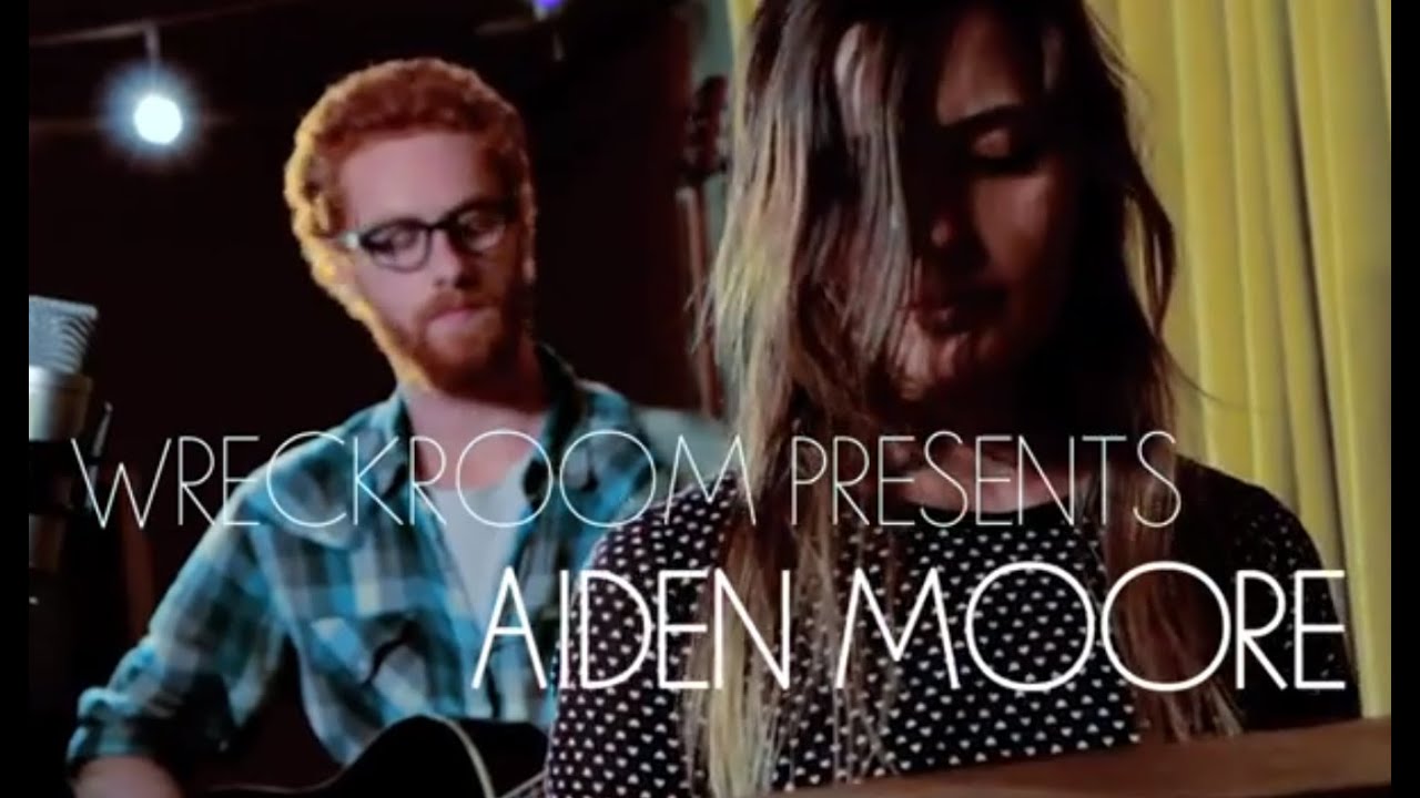 AIDEN MOORE (Feat. Sara Alviti) - Fireflies