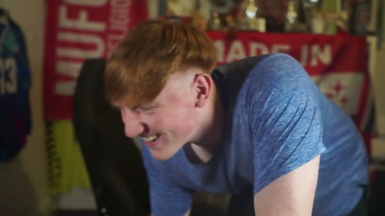 Angryginge13 gets invited to play in the sidemen charity by Miniminter