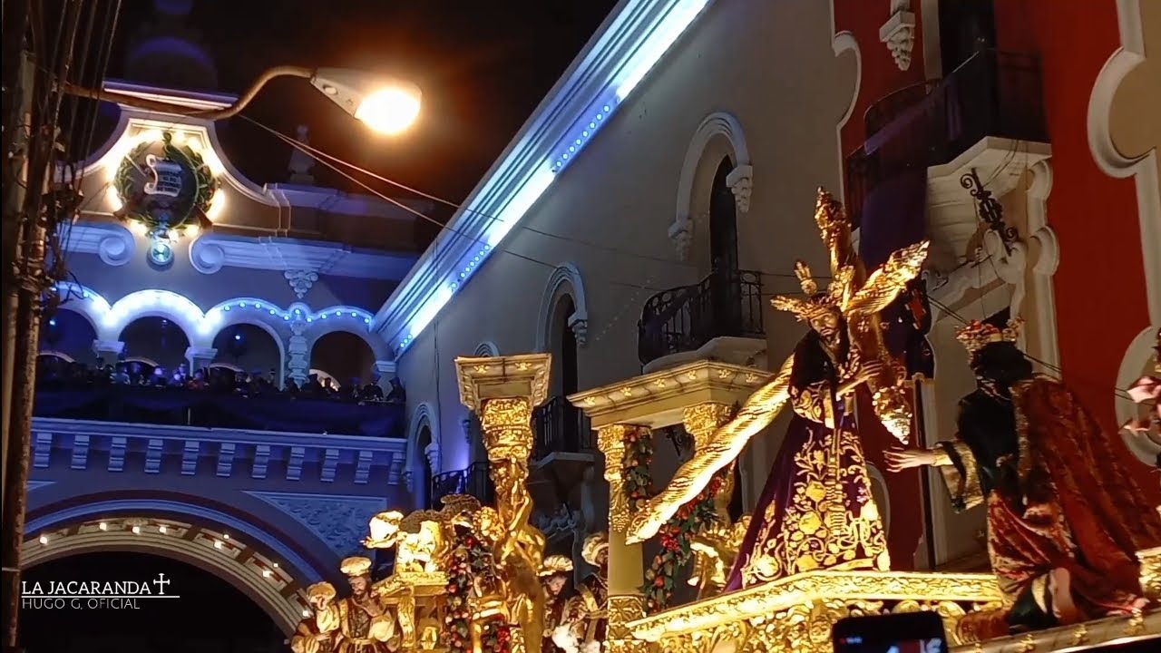 Paso de la consagrada imágen de Jesus nazareno de las tres potencias, lunes santo por correos