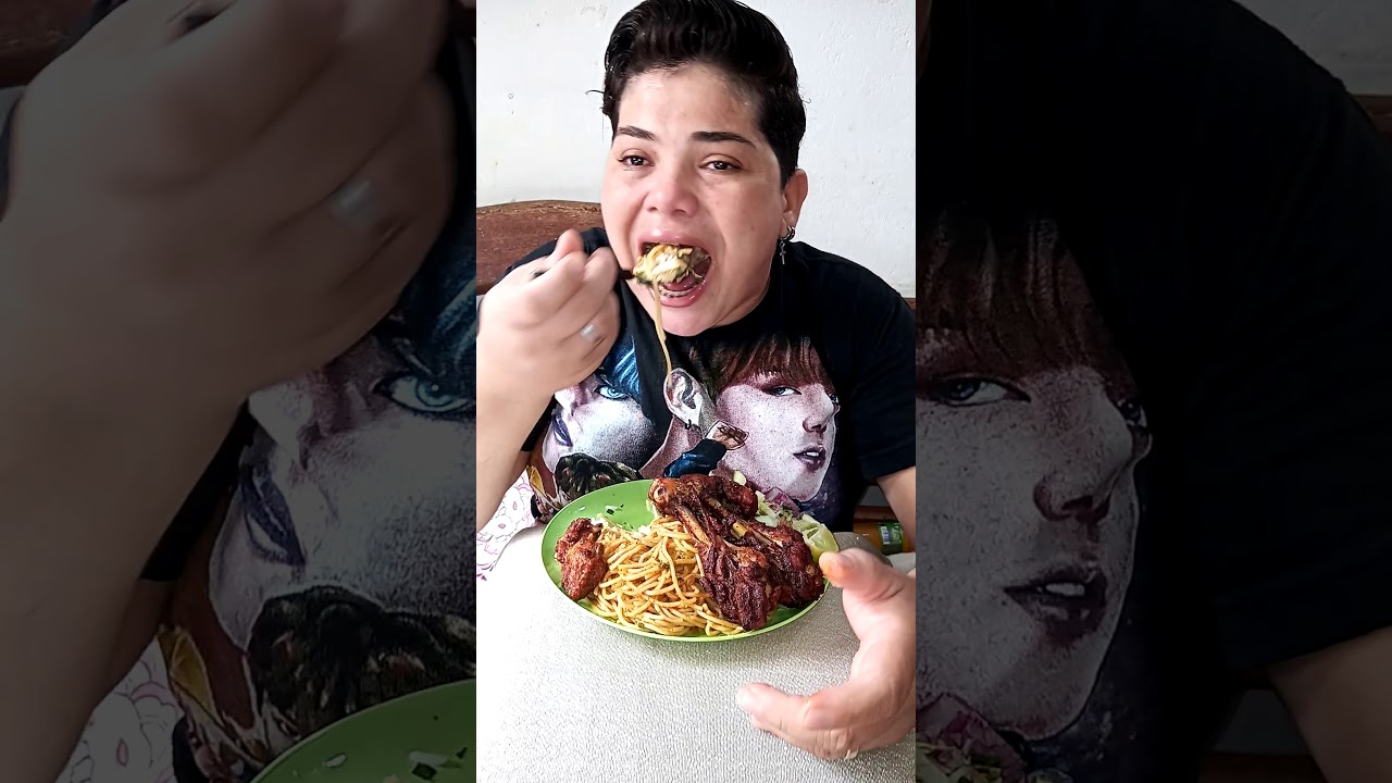 MUKBANG | MACARRÃO (NO ALHO E ÓLEO) COM FRANGO FRITO, ARROZ, SALADA, CEBOLA ROXA, LIMÃO | POLY |ASMR
