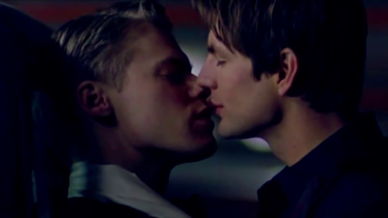 qaf - Brian Kinney (and Justin) - Castle Walls
