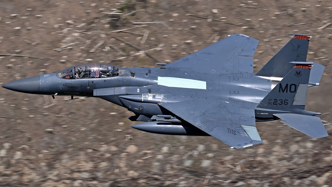 F-15 VISITORS THROUGH THE MACH LOOP!  4K