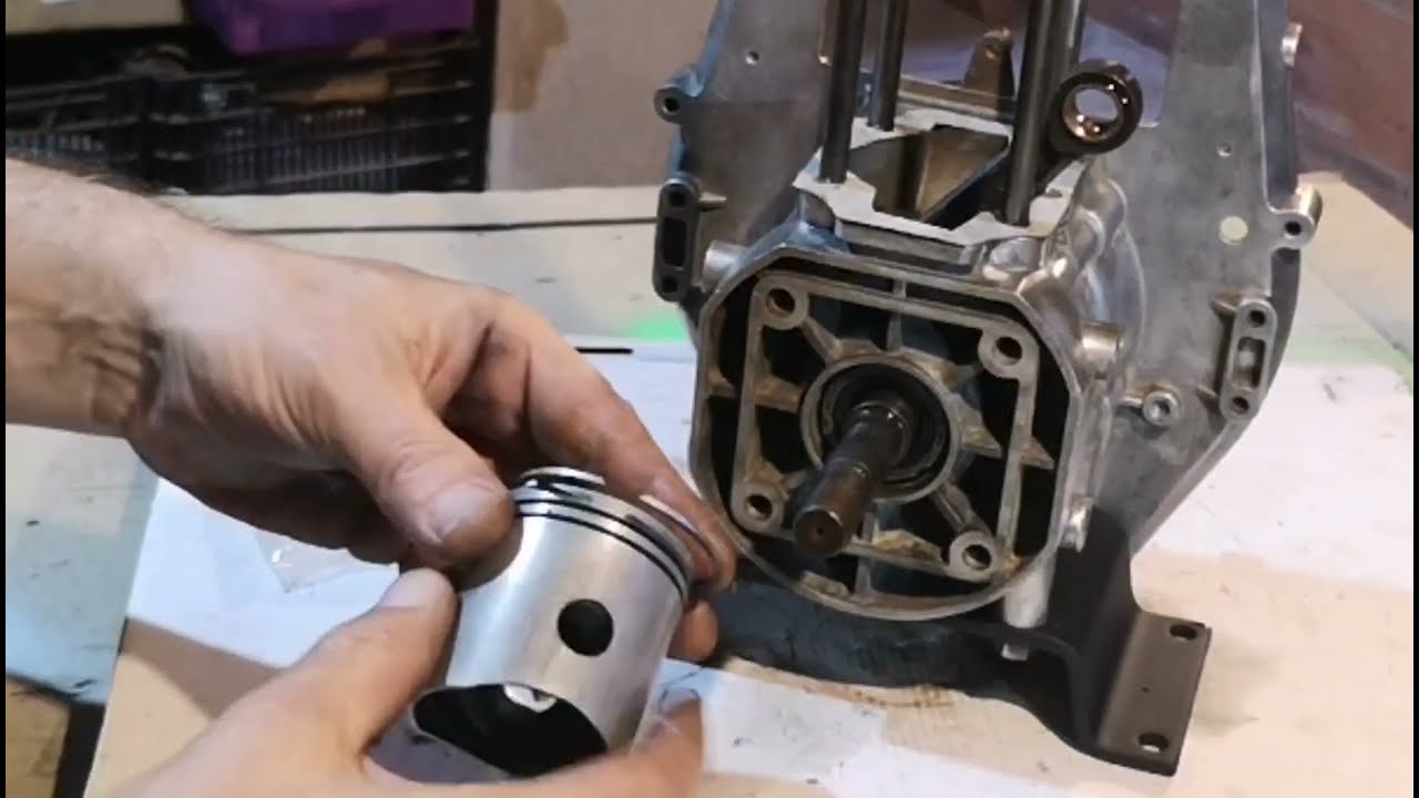 Montaje Motor Estacionario de  dos tiempos. Restauración y  Reacondicionando.