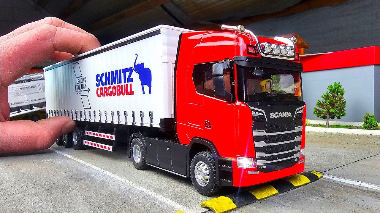 Мощная фура Scania с полуприцепом Schmitz модель со светом и звуком. Про машинки