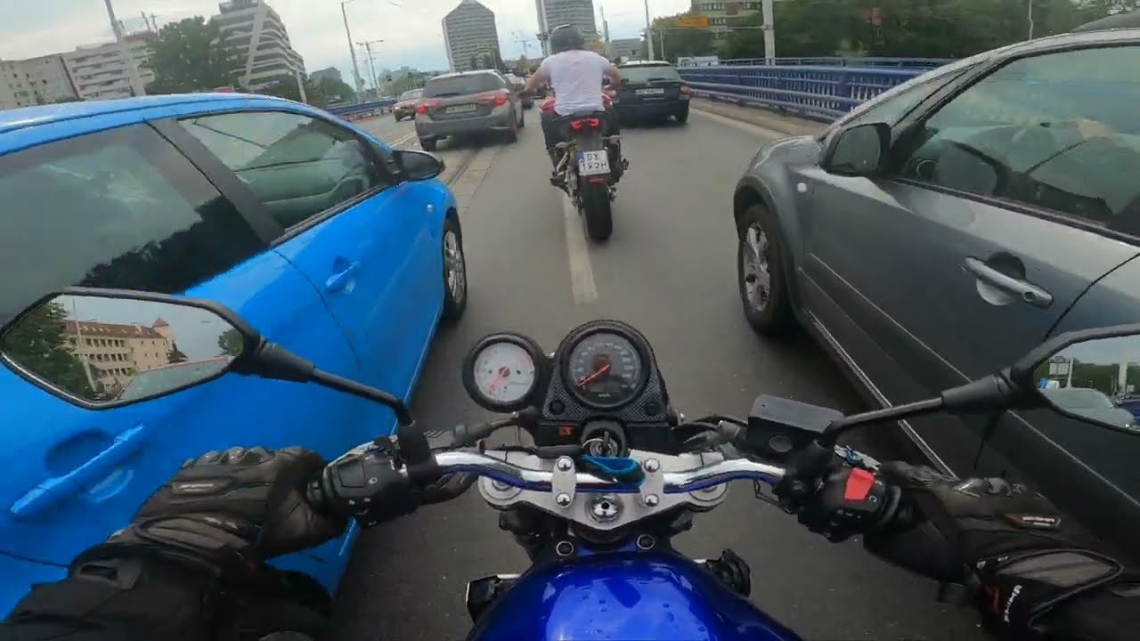 SV650n city onboard IXILL exhaust
