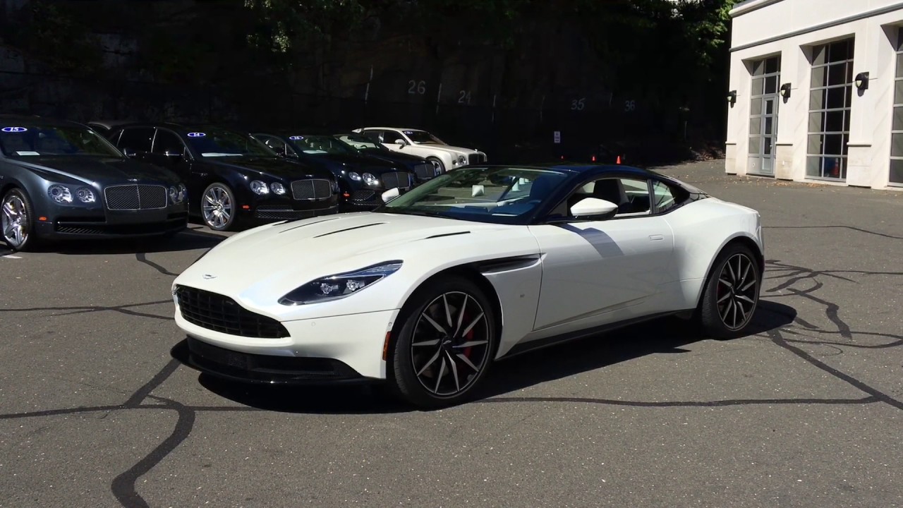 Aston Martin DB11 - Startup & Acceleration