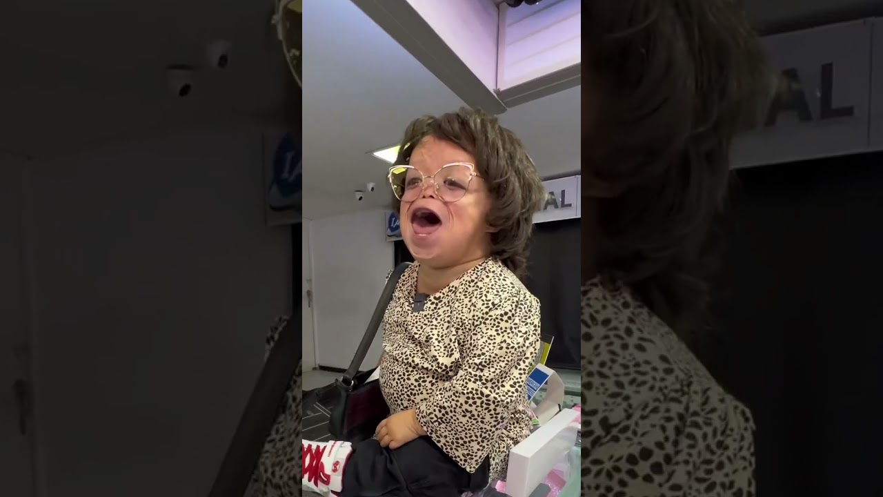 La Merida buscando asesorías de redes sociales #juanchinbrodie #juanchi #humor #comedia #merida