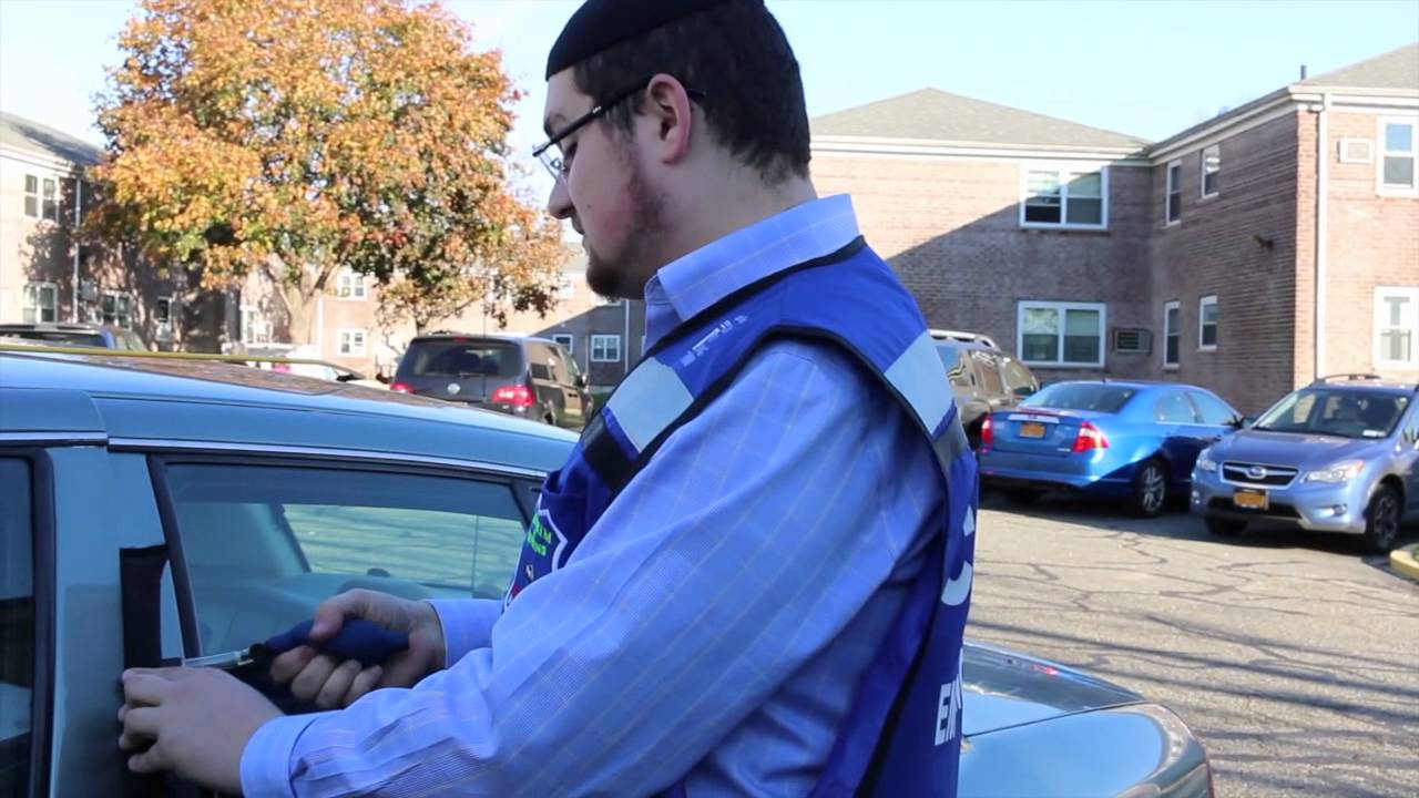 Chaverim of Queens training video- Car Lockout