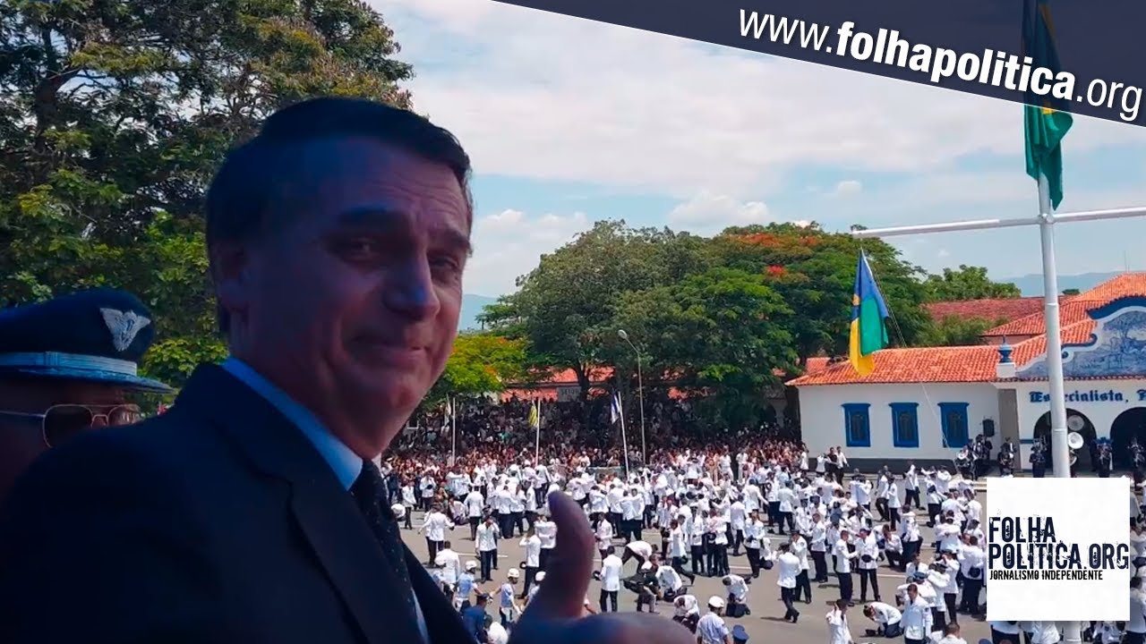 Bolsonaro comanda o 'fora de forma' durante formatura de sargentos da Força Aérea Brasileira