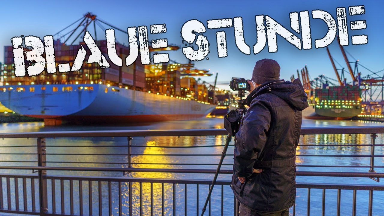 Blaue Stunde am Eurogate.