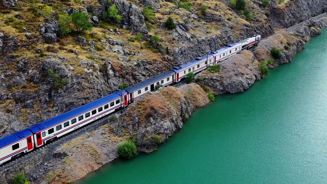 Doğu Ekspresi Treni Kanyon içi görüntüleri  ( Bağıştaş - Kemaliye hattı)  Erzincan