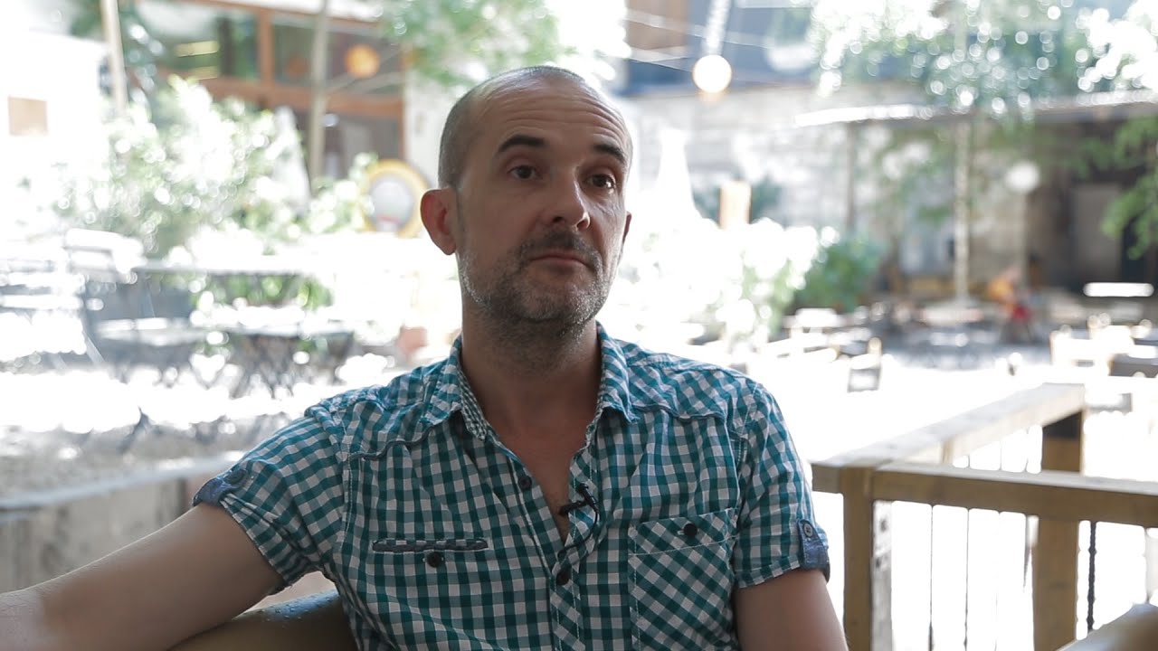 Beszélgetés Dávid Ferenccel a szintetikus drogokról, a Kék Pontról és a felépülési személeletről
