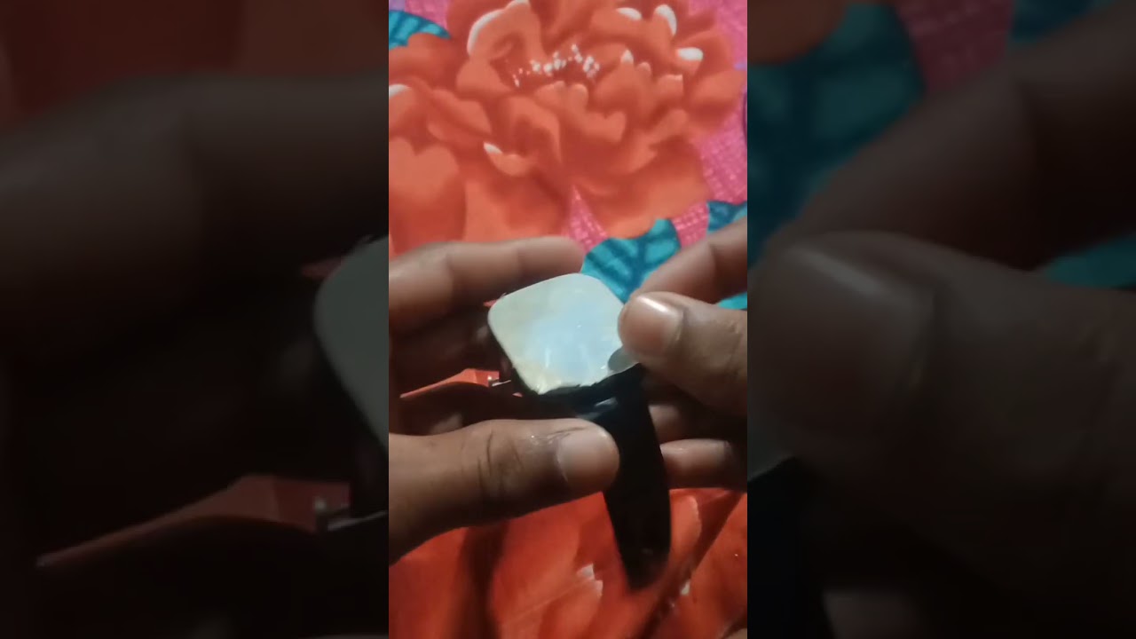 my art smart watch and black colour it's amazing
