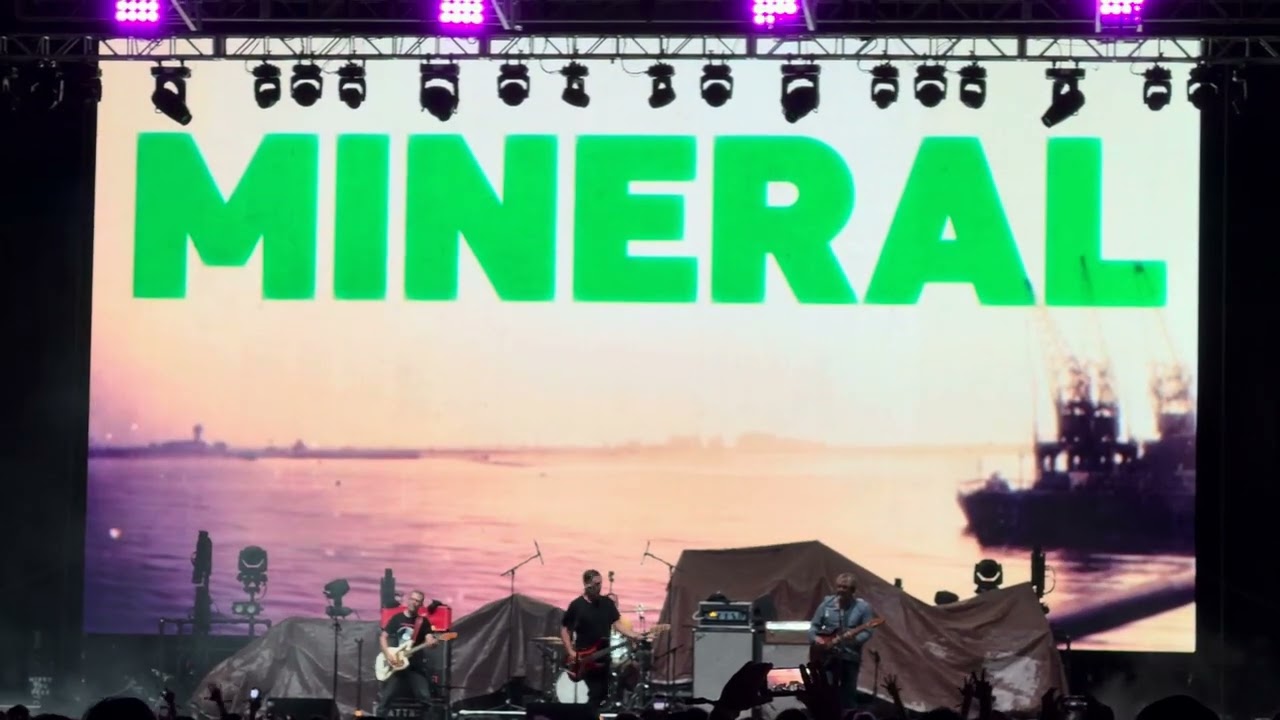 Mineral - Parking Lot (2025-10-10, Best Friends Forever 2025) [4K]