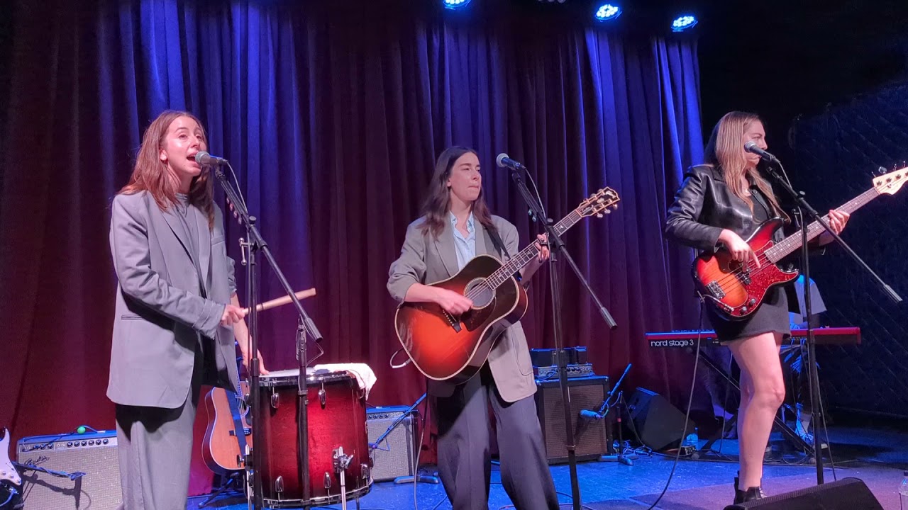 Haim at The Highball in Austin,Texas on December 4, 2021.