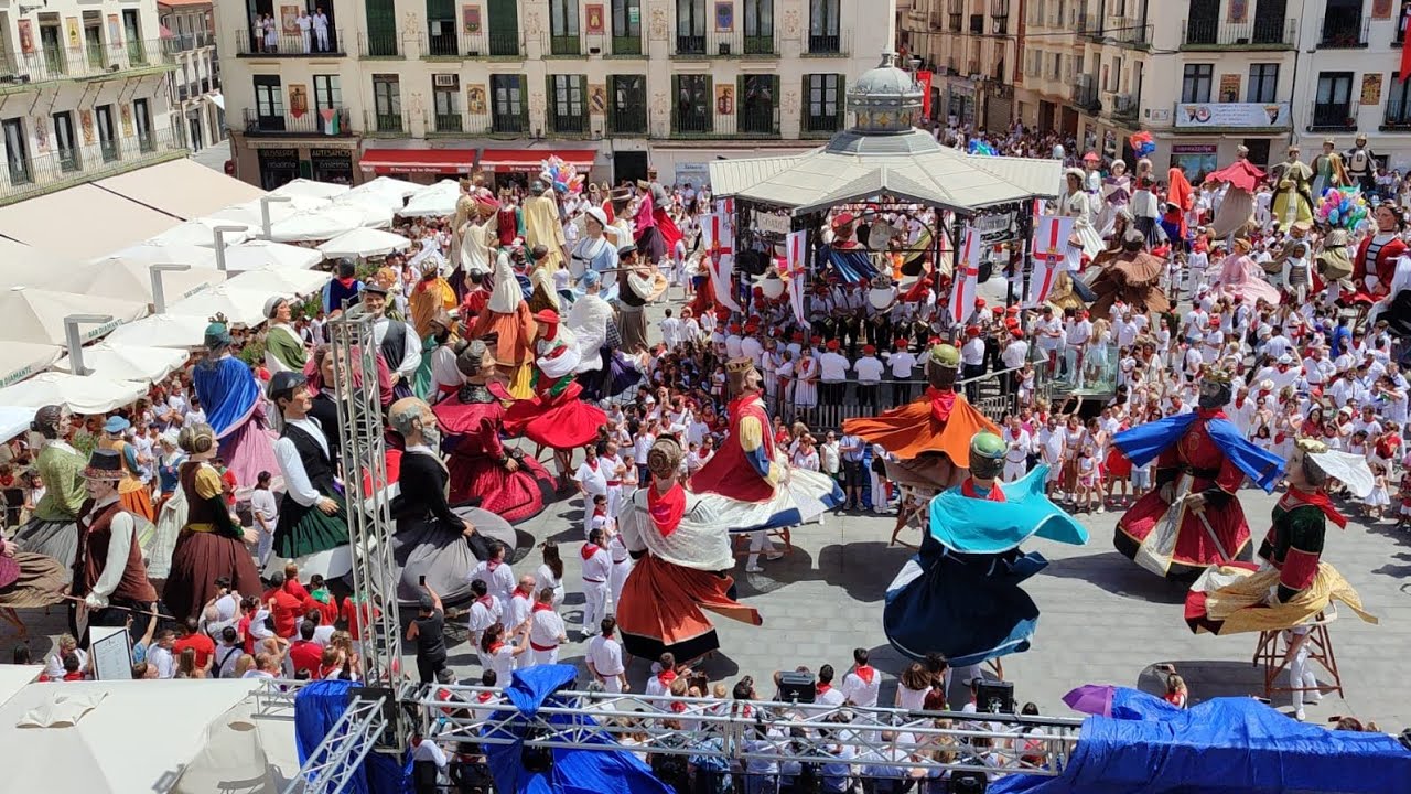 Concentracion de gigantes en fiestas de tudela 2024/Tuterako erraldoi topaketa 2024ko jaietan