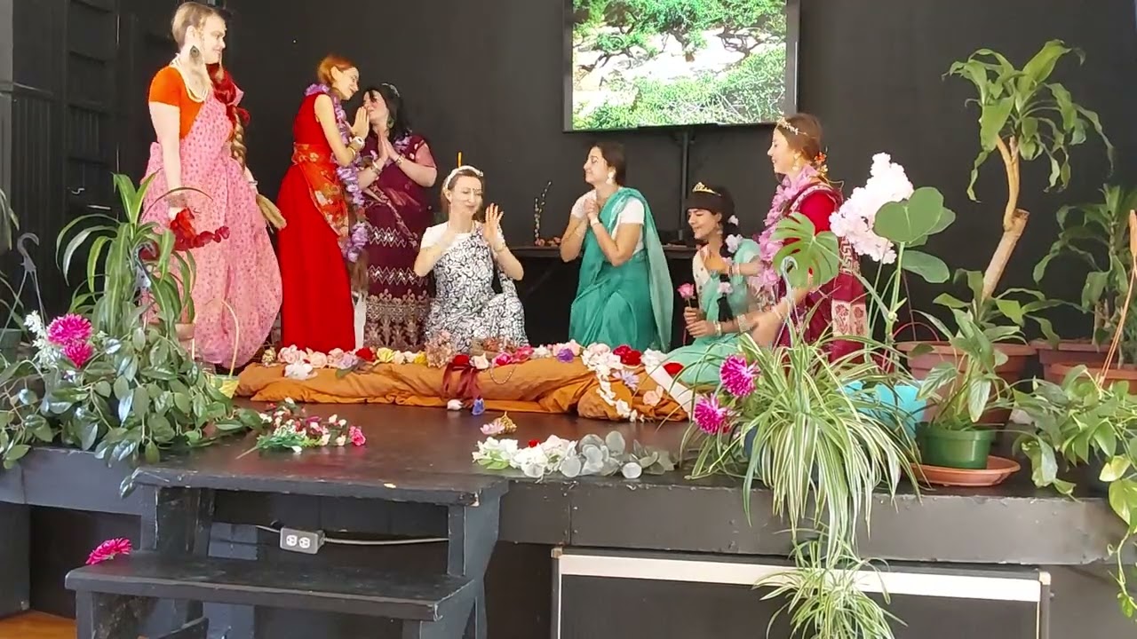 Kusum Sarovar Play - Russian Play - Кусум Саровар Драма