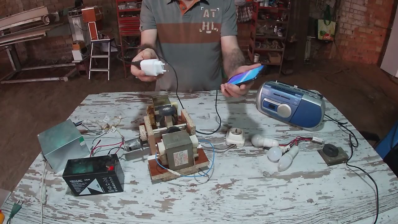 Inversor mecánico con transformador de microondas