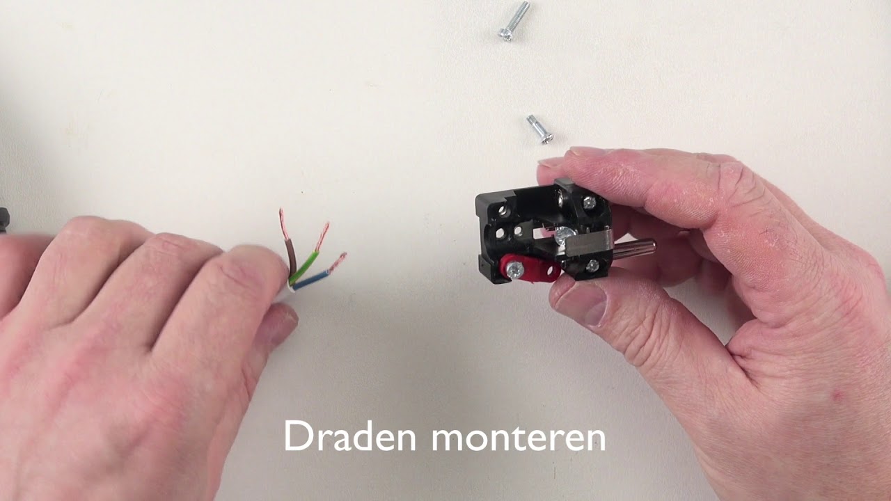 Geaarde stekker monteren
