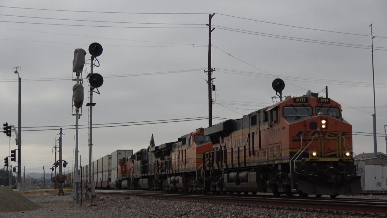 BNSF and Metrolink In The City Of Placentia 4K