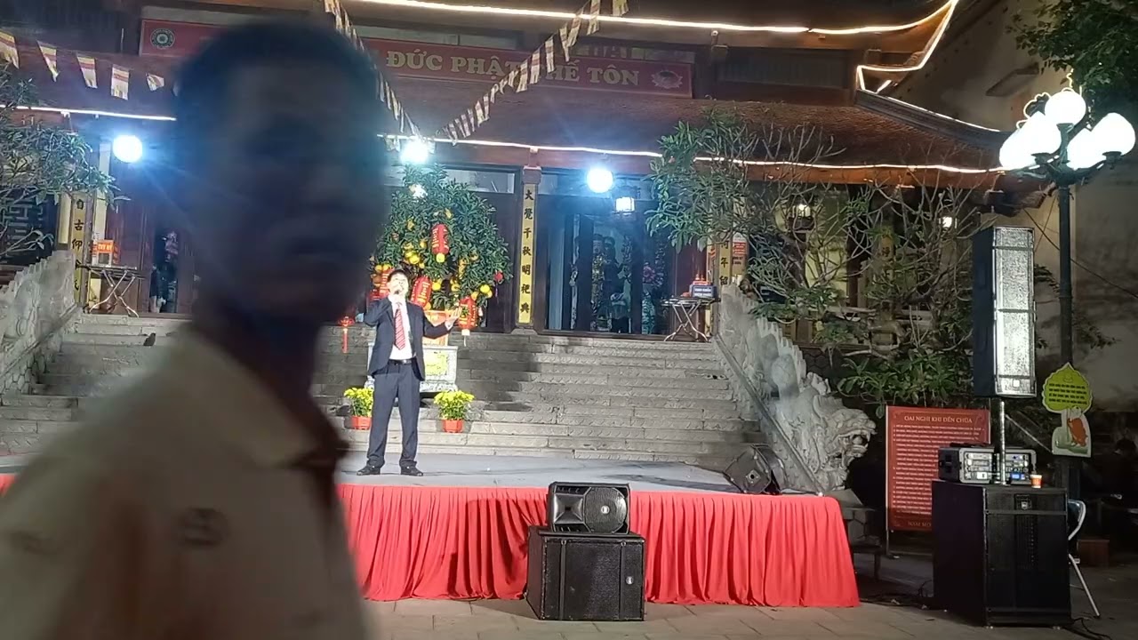 Điềm lành Cán Bộ Khu Hát Hội Ánh sáng sân khấu sáng hơn mức bình thường không có mưa cho dân vui