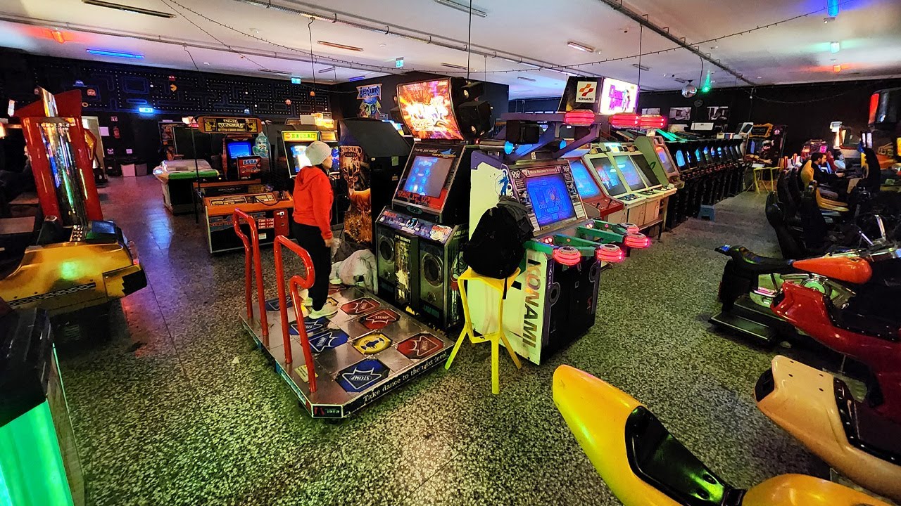 Video Game Arcade Tours - Krakow Arcade Museum (Kraków, Poland) 🇵🇱