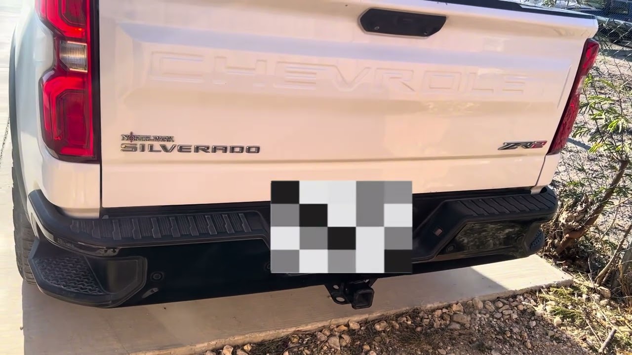 2023 Chevy Silverado ZR2 with Borla cat-back touring exhaust cold start. 