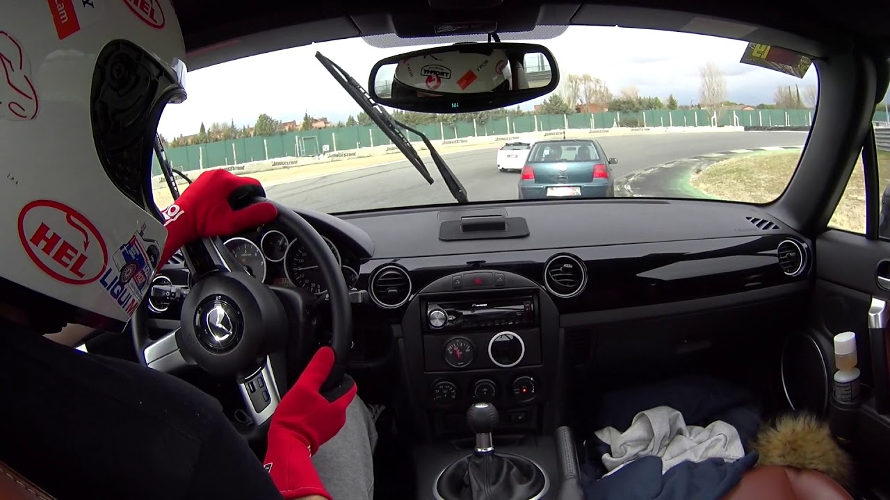 Mazda MX5 chasing Golf IV V6 Circuito del Jarama OnBoard