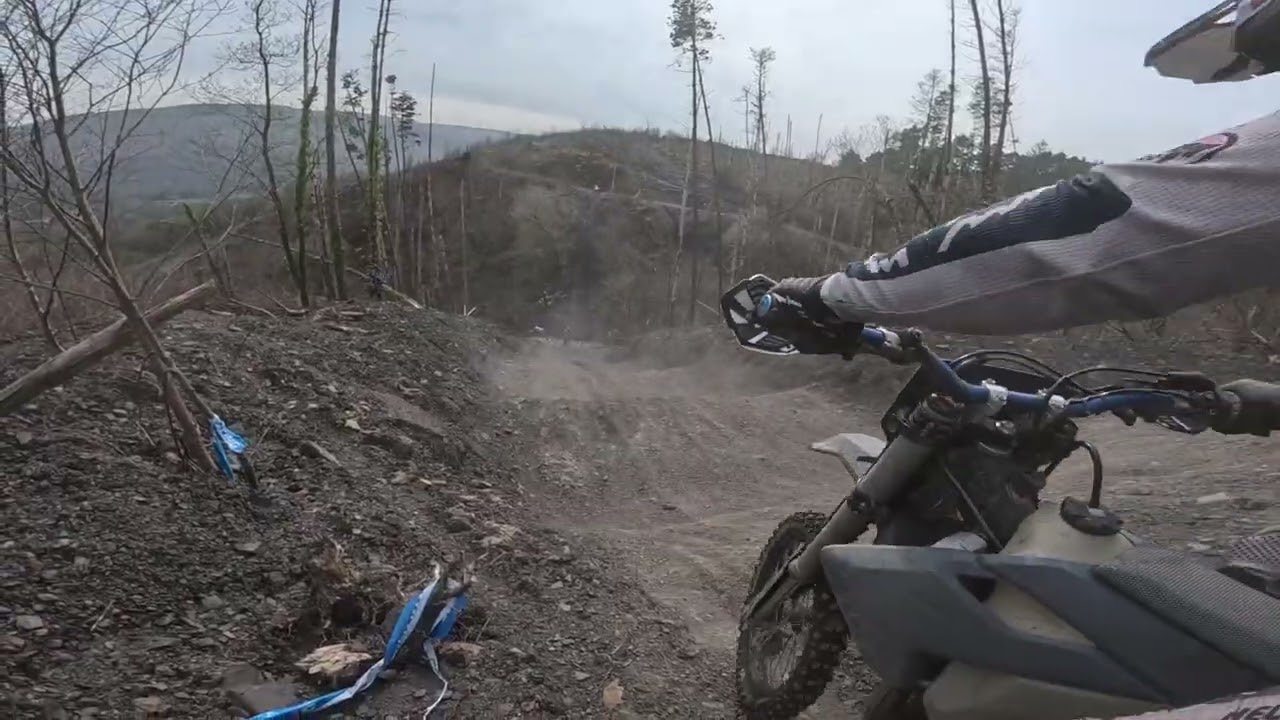 Enduro world  # bradburg #enduro #hills #crash #enduroworld 