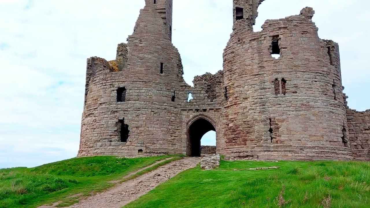 Dunstanburgh Castle walk and visit