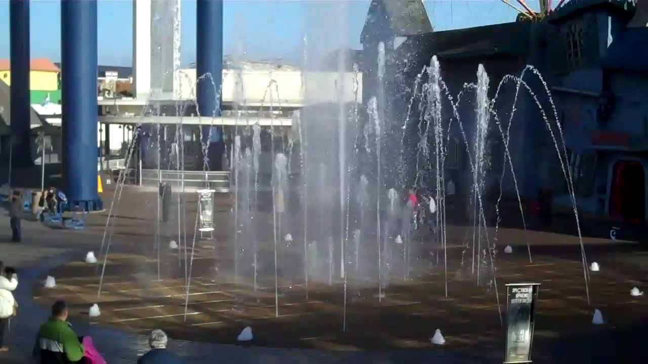 Spectacular Dancing Water Show - Pleasure Beach Blackpool Fountains
