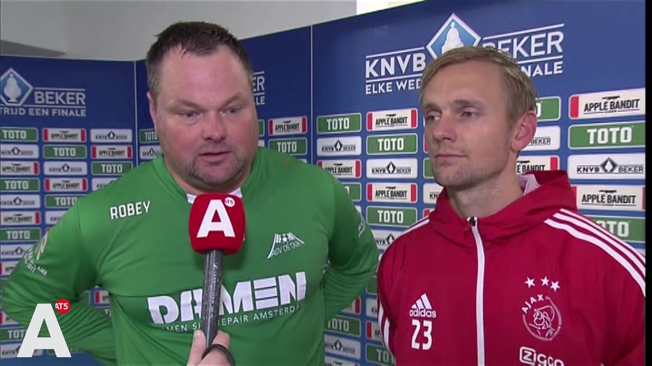 Vrienden verhoeven en De Jong staan weer naast elkaar