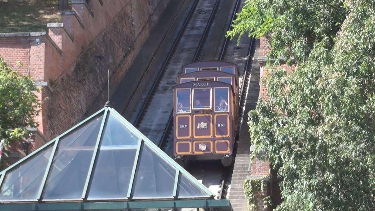 Funicular / Budav&aacute;ri Sikl&oacute; / Kolej linowa, Budapest, Hungary / Magyarorsz&aacute;g / Węgry