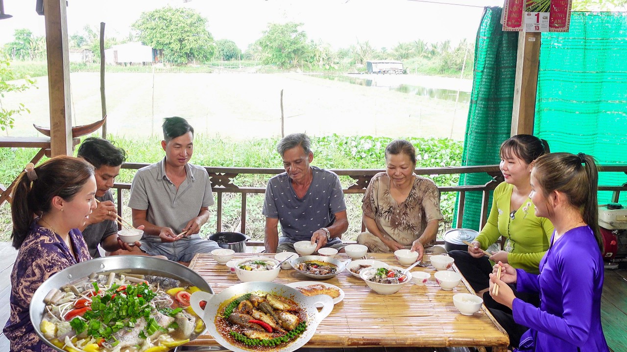 Hai Chị Em Thăm Lưới Trong Ao dính Cá Thấy Ham được Bữa Cơm Quê Ngon Hết Sẩy | HQ #1847