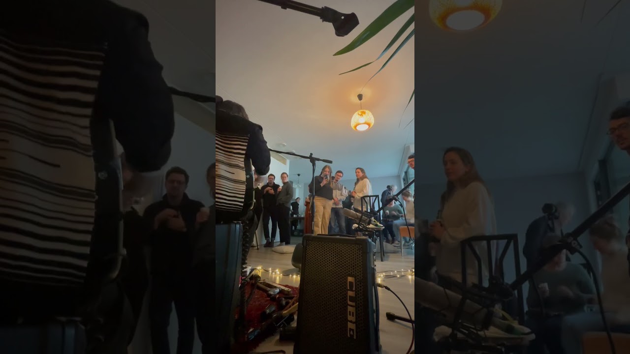 They had no idea i was filming  #bluesrock #livemusic #onemanband #candidcamera  @sofarglobal